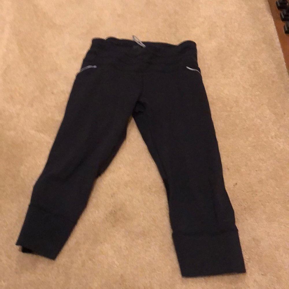 ATHLETA Capri yoga pants